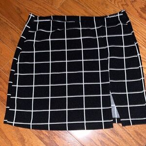 Black and White SHEIN mini skirt